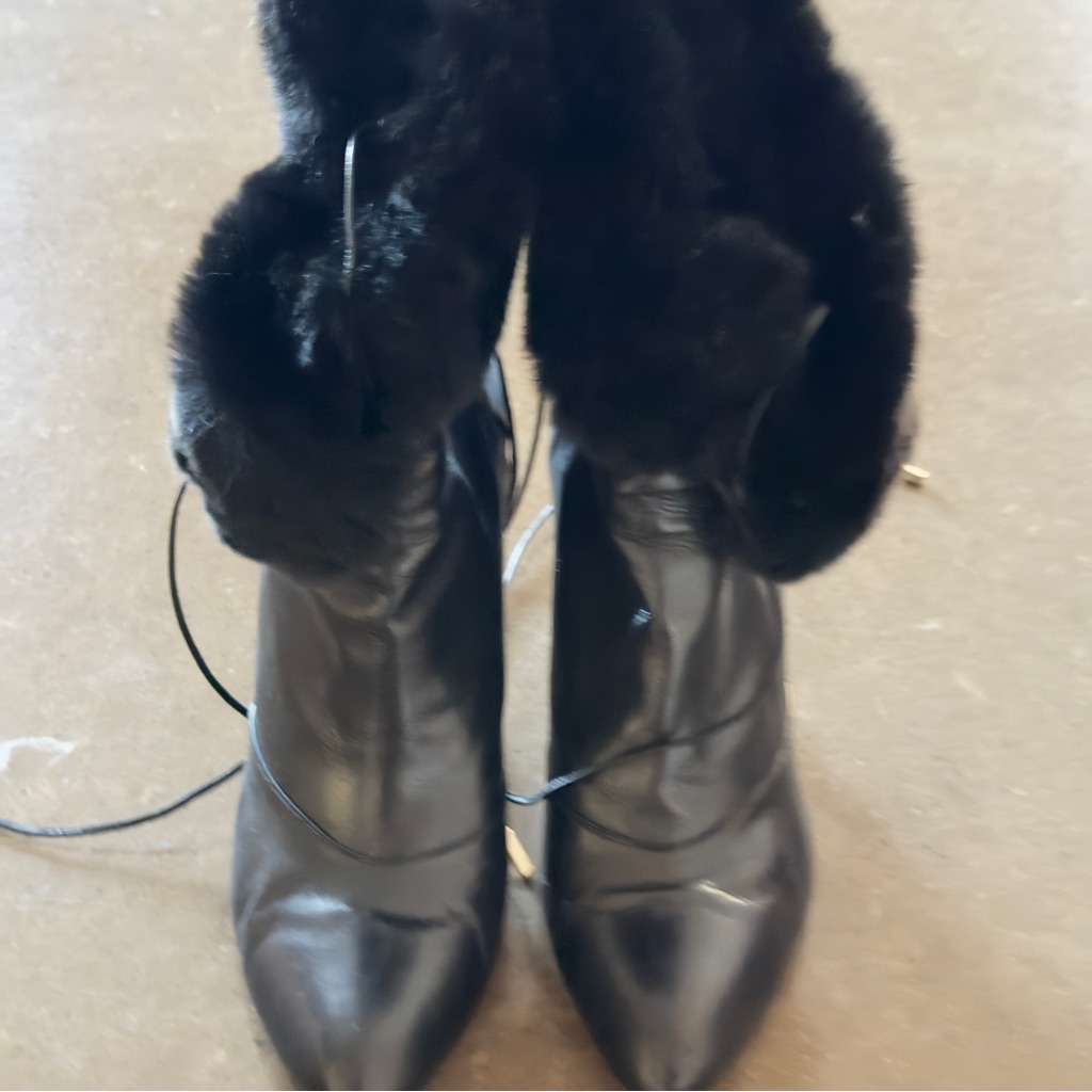 Marc Jacob’s Elegant Black Fur-Trimmed Women's Boots